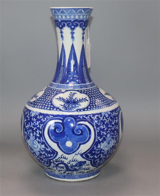 A Chinese blue and white vase, 19th century height 31cm